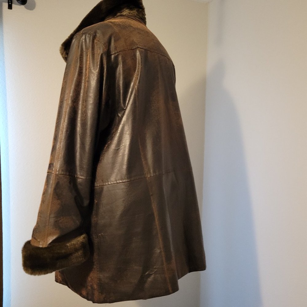 WOMENS VINTAGE FAUX LEATHER JACKET WITH THE FUR....VINTAGE DRESSBARN JACKET - Picture 12 of 17